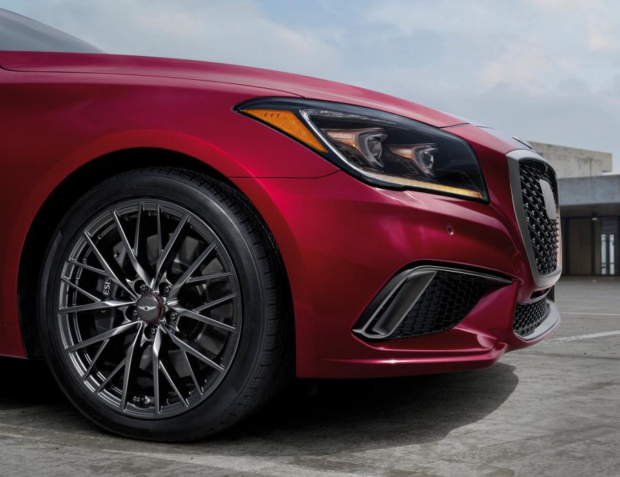 Детали экстерьера Genesis G80 Sport 2017 года  (NA) (фото 43 из 94)